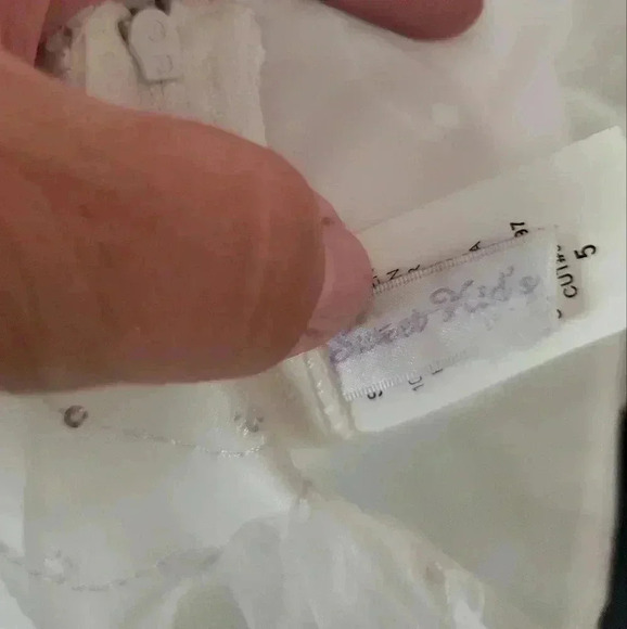 Sweet kids bridal dress - Picture 7 of 16